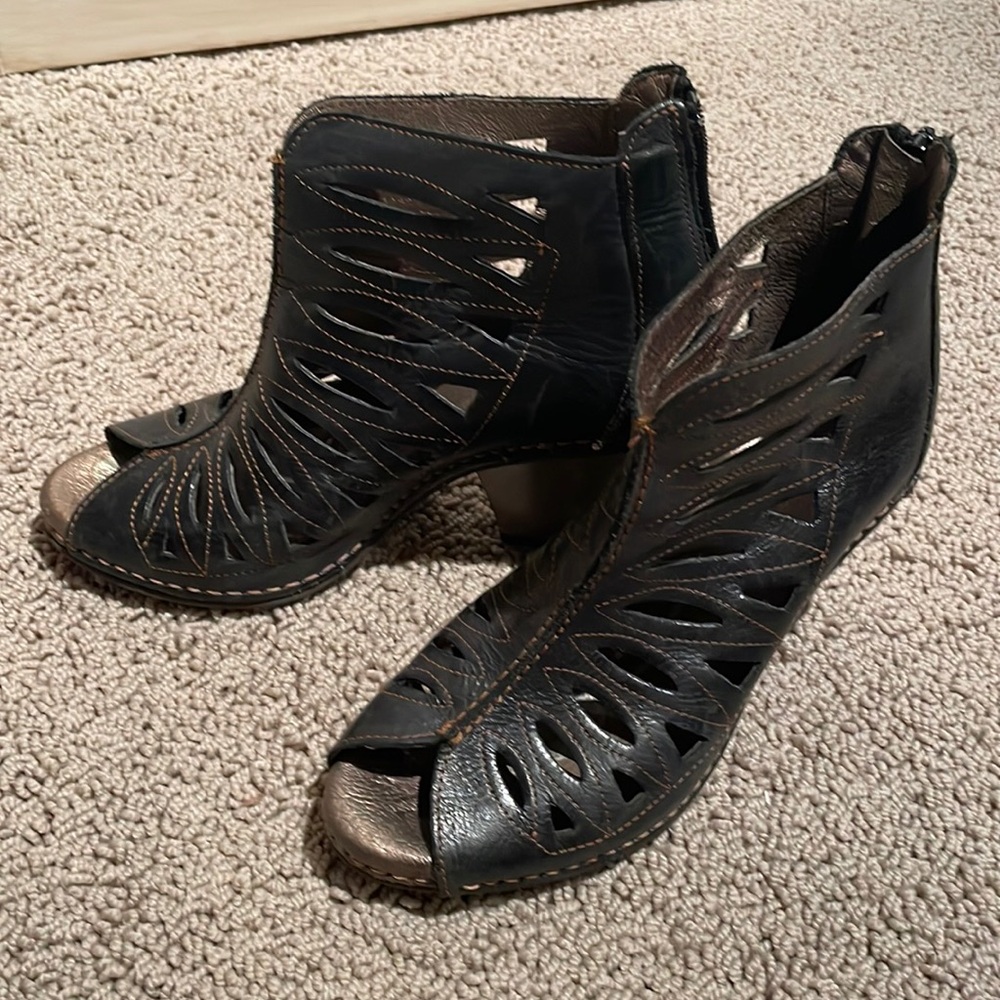 Jose Saeza Open Toe Leather Ankle Boots